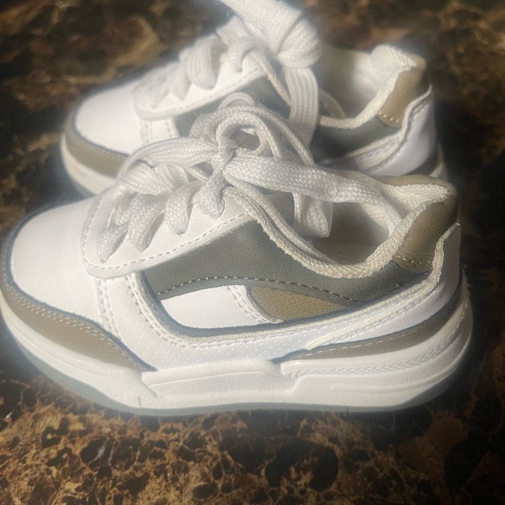 Kids' Comfy Sneakers - White and Gray